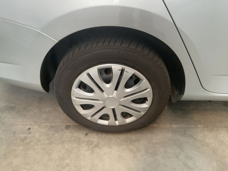 Skoda Fabia 1.0 MPI Ambition 2015 – снимка 9