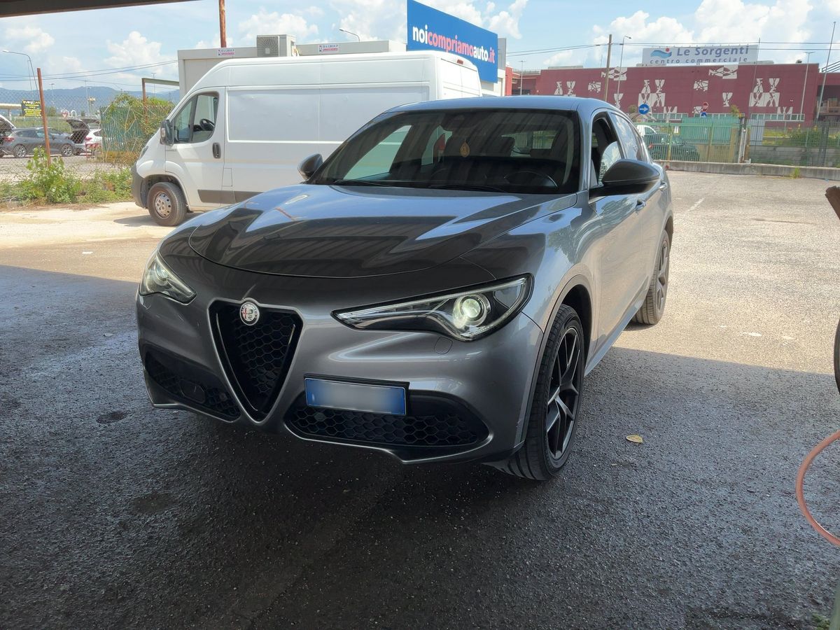 Alfa Romeo 2017 — photo 1