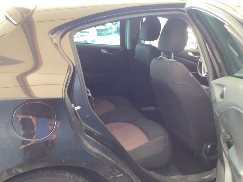 Alfa Romeo Giulietta 1.6 JTDM Turismo — zdjęcie 14