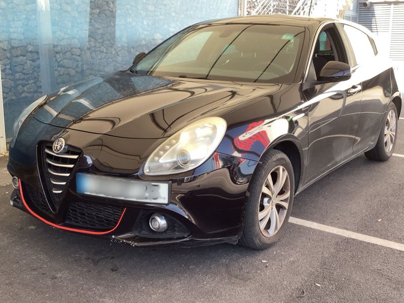 Alfa Romeo Giulietta 1.6 JTDM Turismo — zdjęcie 1