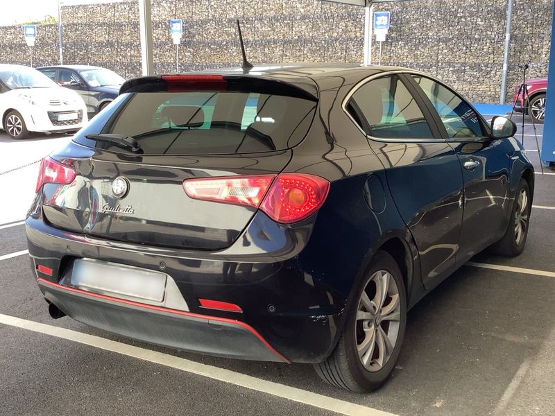 Alfa Romeo Giulietta 1.6 JTDM Turismo — zdjęcie 6