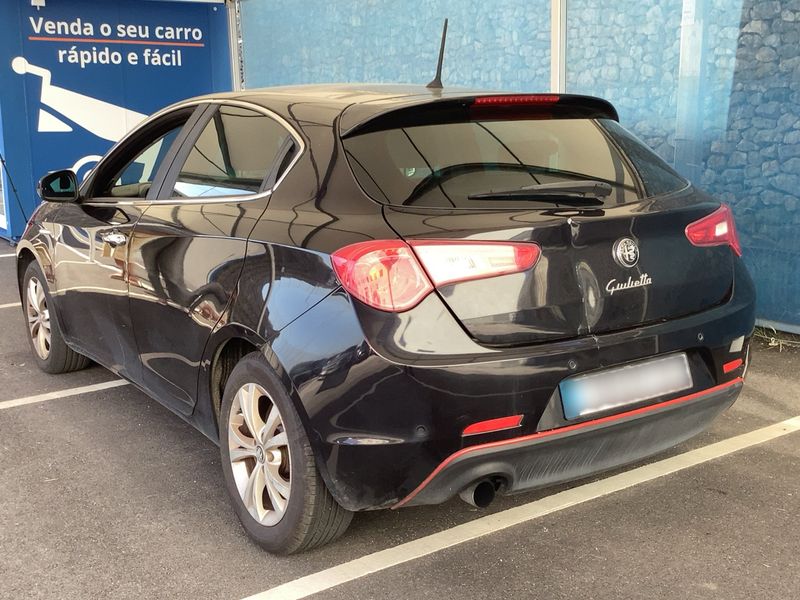 Alfa Romeo Giulietta 1.6 JTDM Turismo — zdjęcie 3