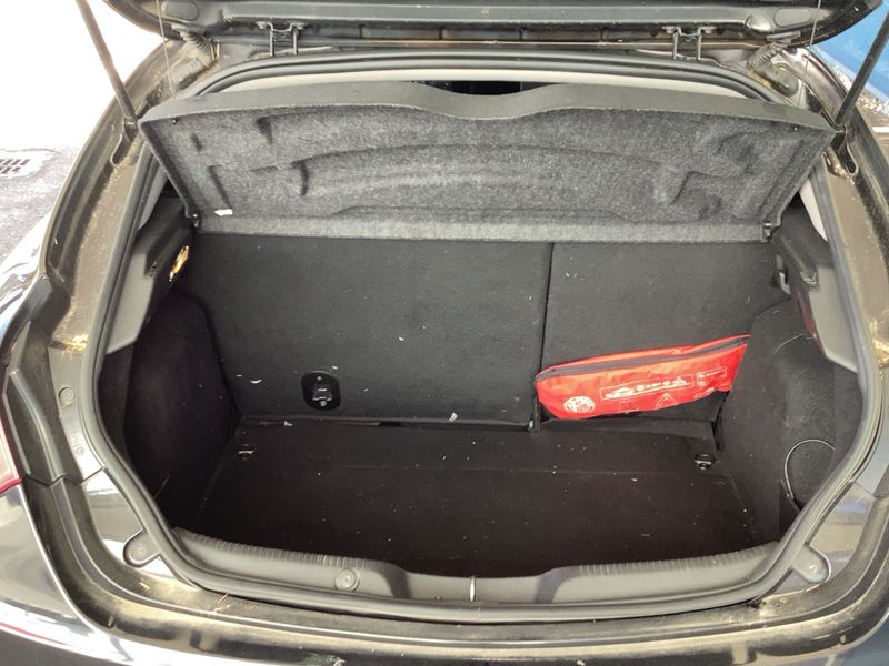 Alfa Romeo Giulietta 1.6 JTDM Turismo — zdjęcie 10