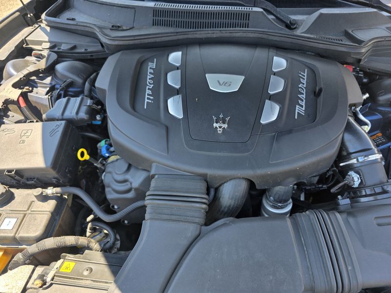 Maserati Ghibli 3.0 V6 Diesel — zdjęcie 8