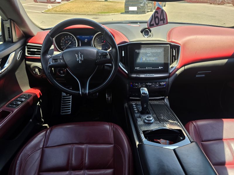 Maserati Ghibli 3.0 V6 Diesel — zdjęcie 11