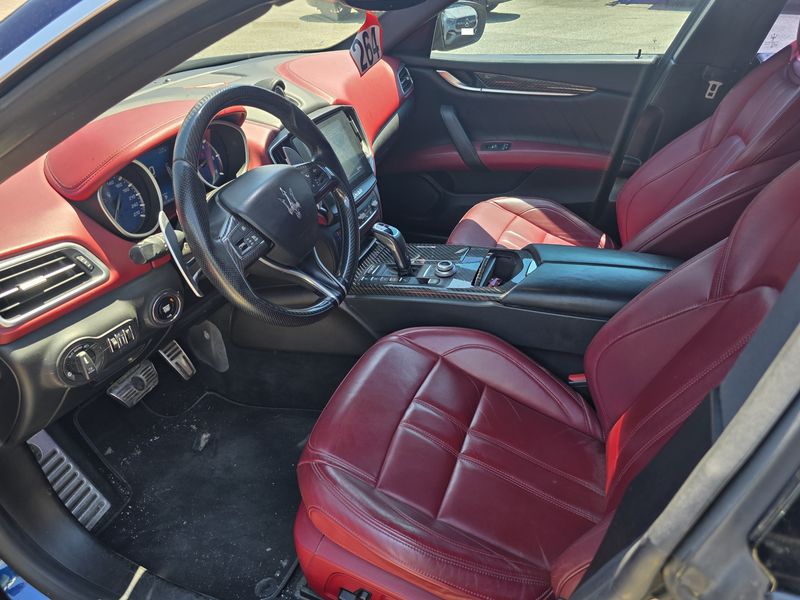 Maserati Ghibli 3.0 V6 Diesel — zdjęcie 10
