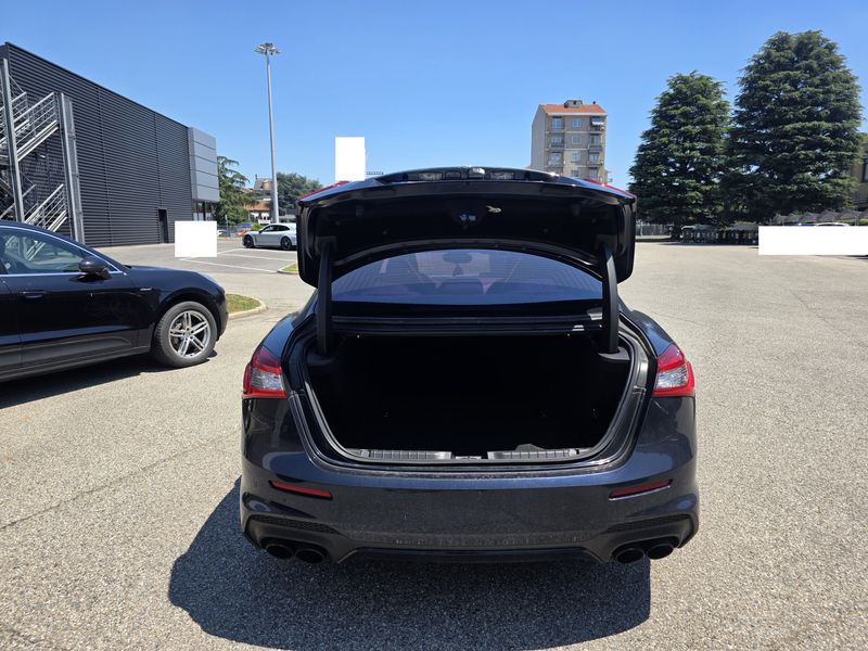 Maserati Ghibli 3.0 V6 Diesel — zdjęcie 9