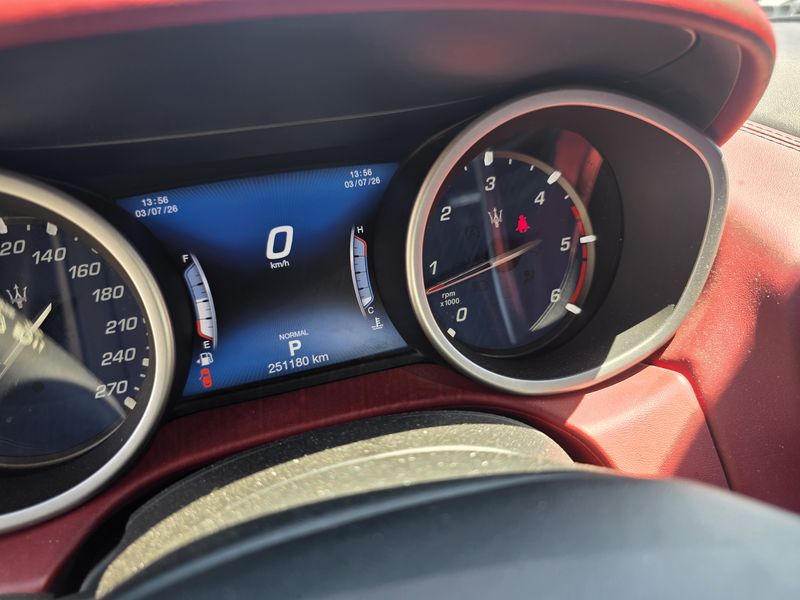 Maserati Ghibli 3.0 V6 Diesel — zdjęcie 12