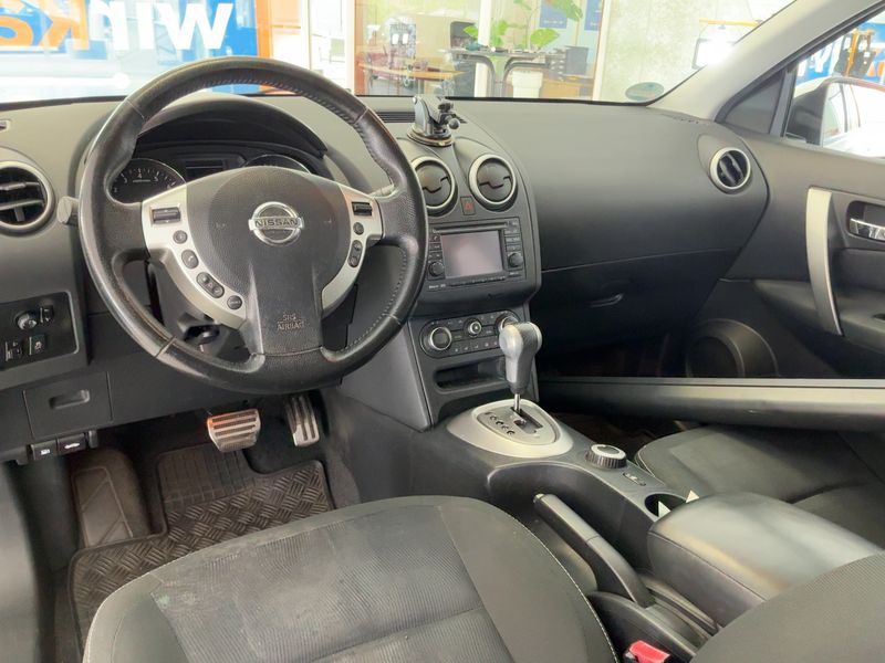 Nissan Qashqai+2 2.0 Acenta 4x4 — zdjęcie 12