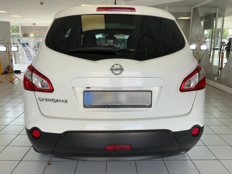 Nissan Qashqai+2 2.0 Acenta 4x4 — zdjęcie 5