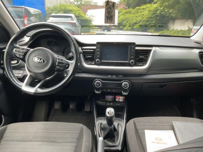 Kia Stonic 1.6 CRDi Vision — zdjęcie 12