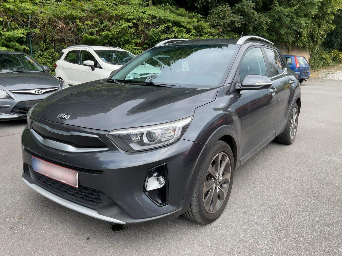 Kia Stonic 2018 — photo 1