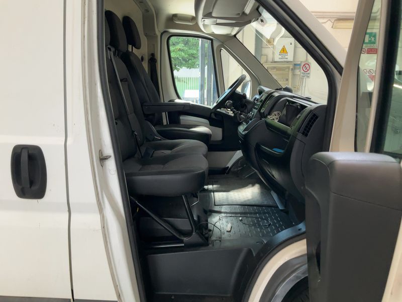 Peugeot Boxer 2.0 Blue-HDi 435 L4H3 Komfort — zdjęcie 11