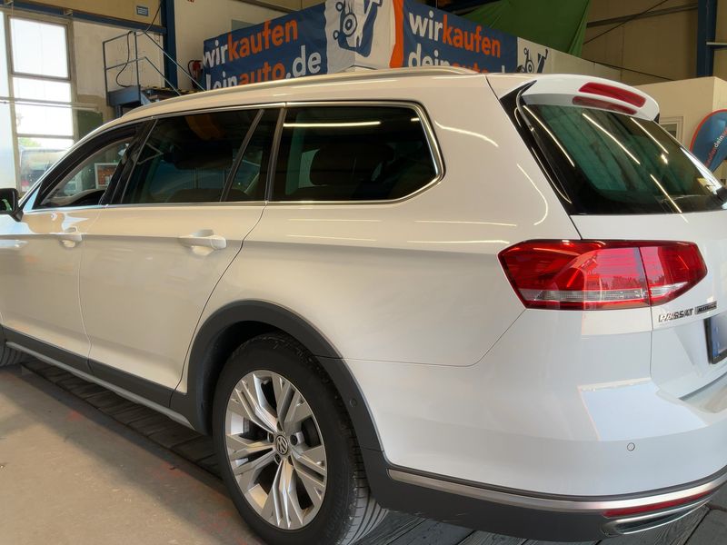 Volkswagen Passat Alltrack 2.0 TDI 4Motion BlueMotion Tech — zdjęcie 3