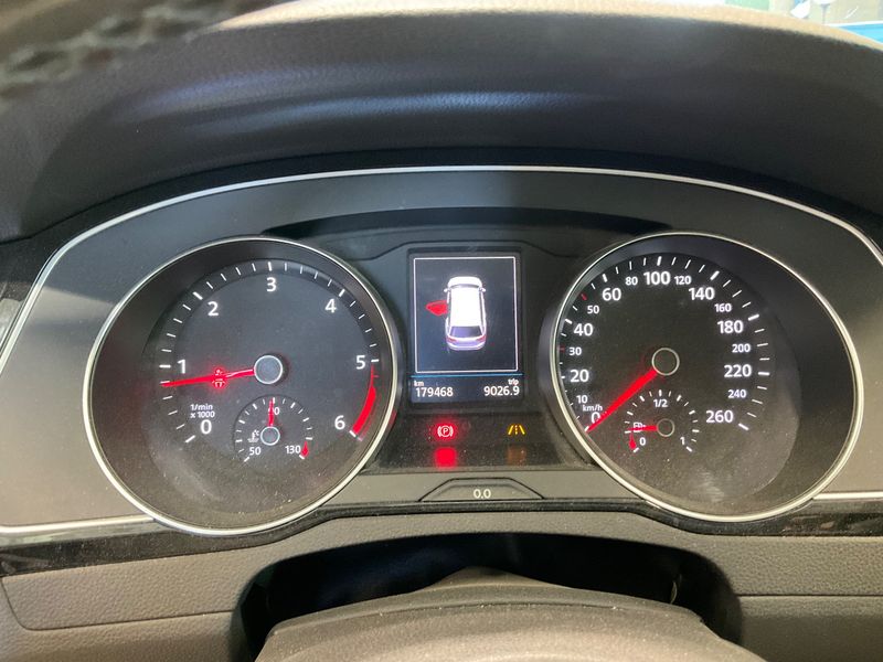 Volkswagen Passat Alltrack 2.0 TDI 4Motion BlueMotion Tech — zdjęcie 13