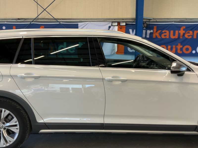 Volkswagen Passat Alltrack 2.0 TDI 4Motion BlueMotion Tech — zdjęcie 7