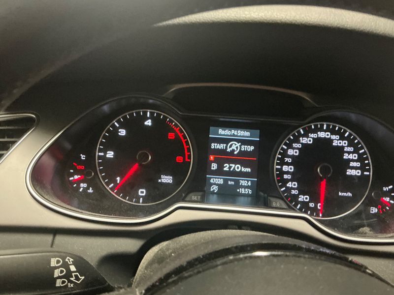 Audi A4 2.0 TDI Attraction 2013 – снимка 18