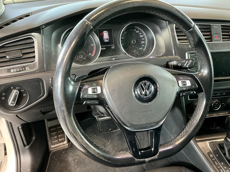 Volkswagen Golf VII 2.0 TDI 4Motion BlueMotion Tech 2016 – снимка 31