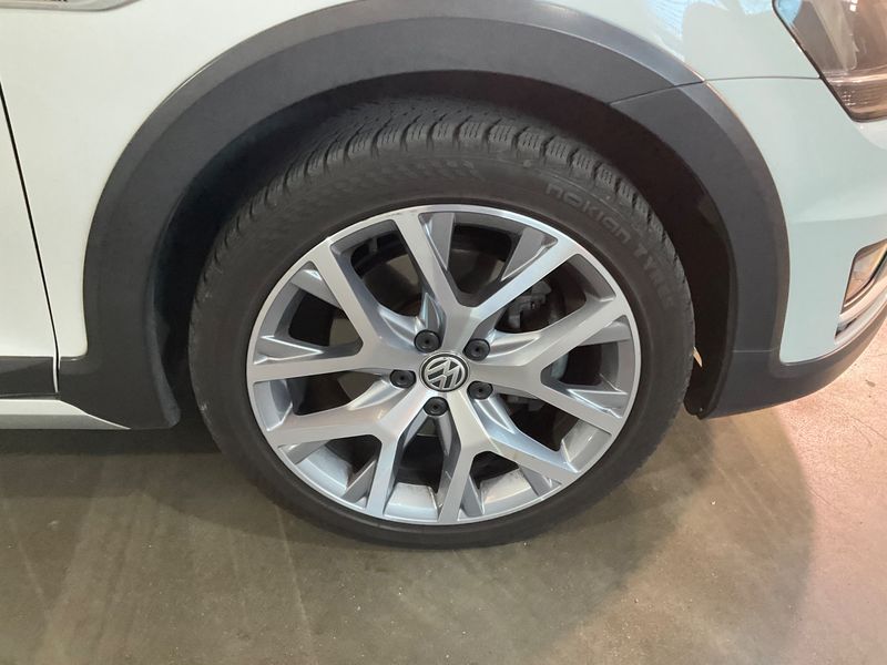 Volkswagen Golf VII 2.0 TDI 4Motion BlueMotion Tech 2016 – снимка 11
