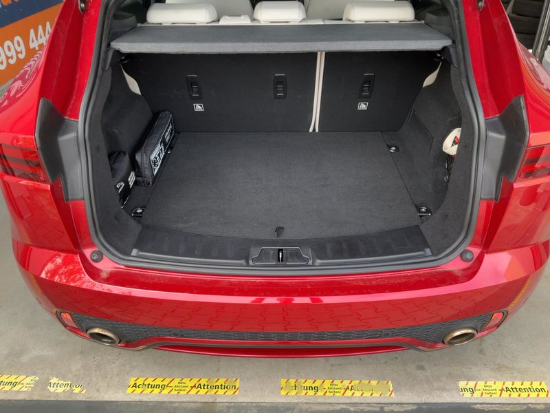 Jaguar E-Pace P250 R-Dynamic SE AWD — zdjęcie 10