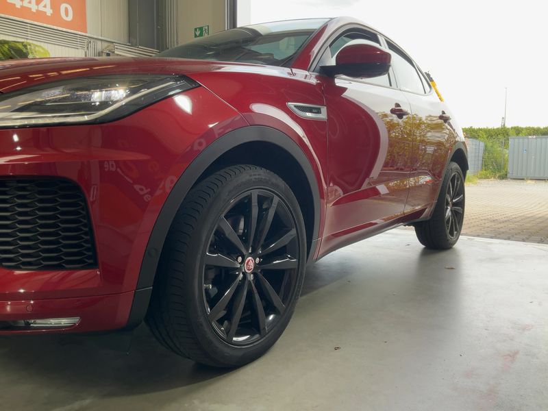 Jaguar E-Pace P250 R-Dynamic SE AWD — zdjęcie 2
