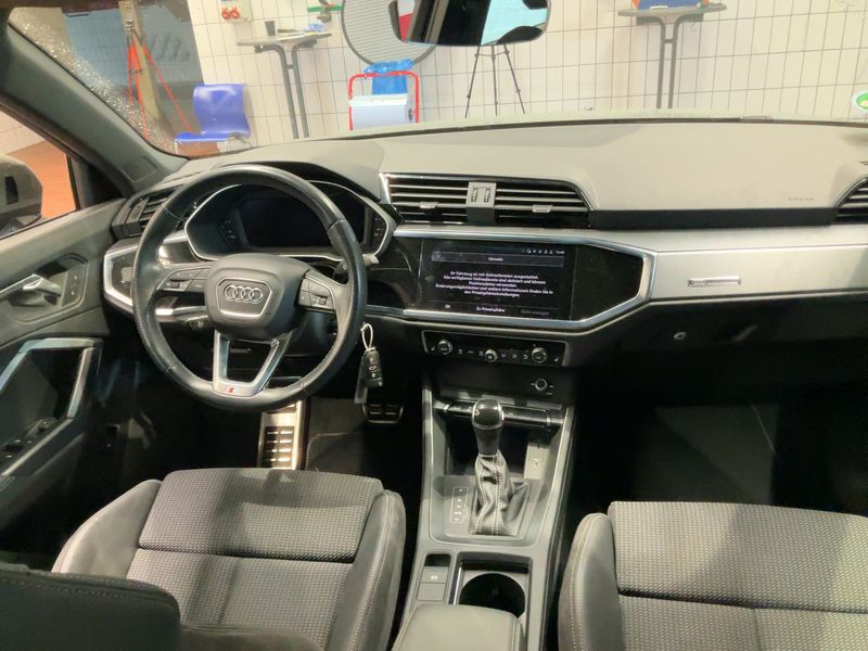 Audi Q3 45 TFSIe S line — zdjęcie 12