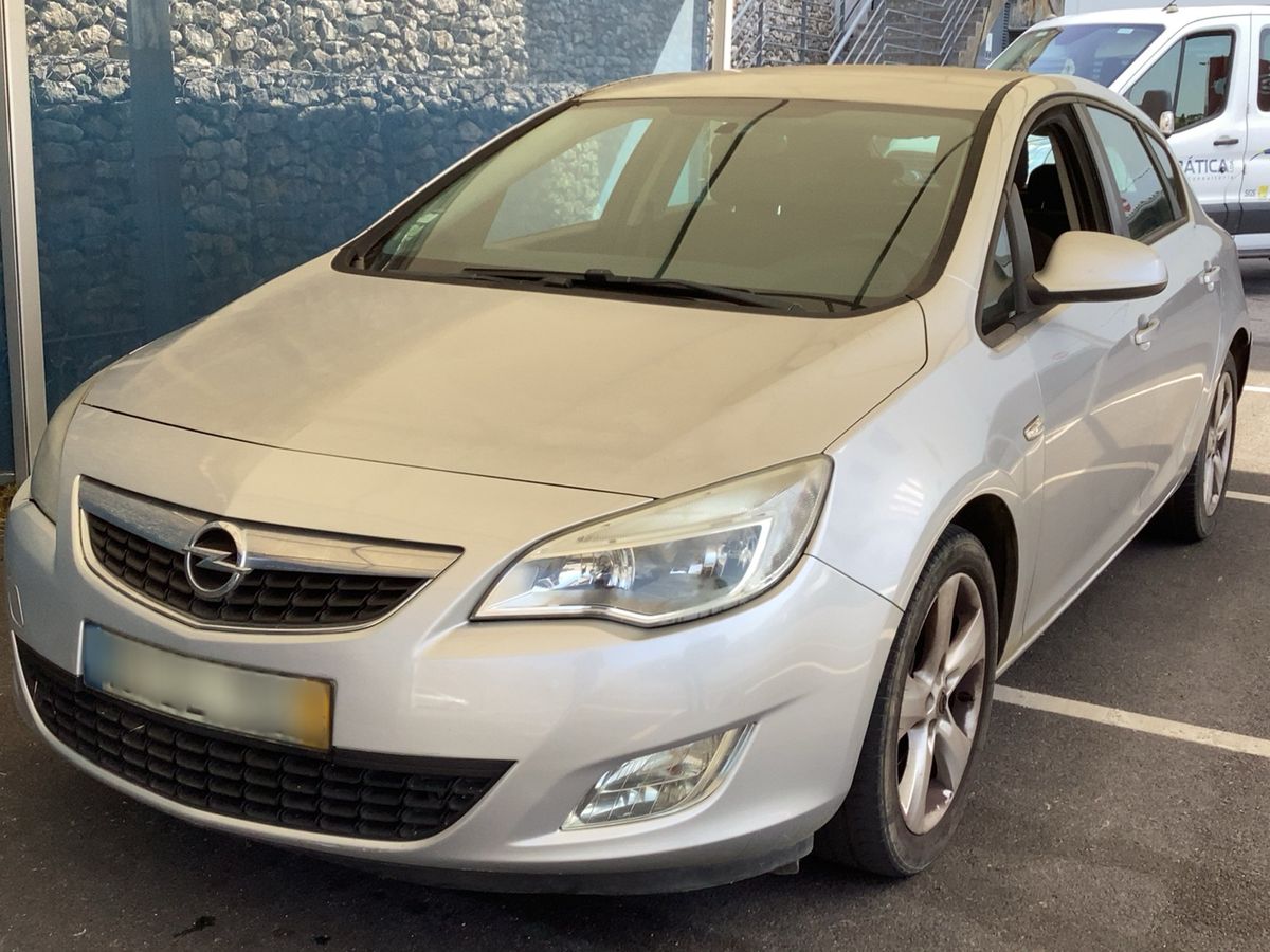 Opel Astra 2011