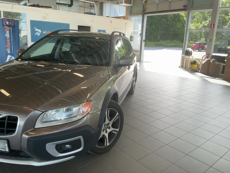 Volvo XC70 2.4 D5 Summum AWD — zdjęcie 2