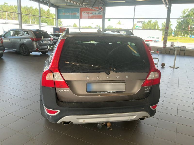 Volvo XC70 2.4 D5 Summum AWD — zdjęcie 5