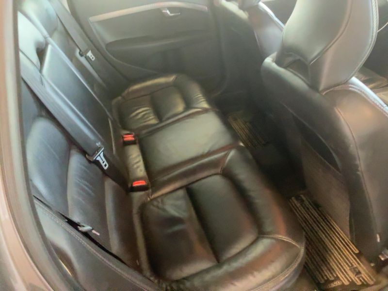 Volvo XC70 2.4 D5 Summum AWD — zdjęcie 14