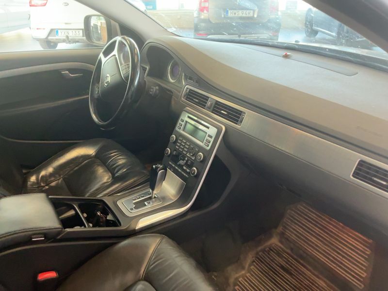 Volvo XC70 2.4 D5 Summum AWD — zdjęcie 12
