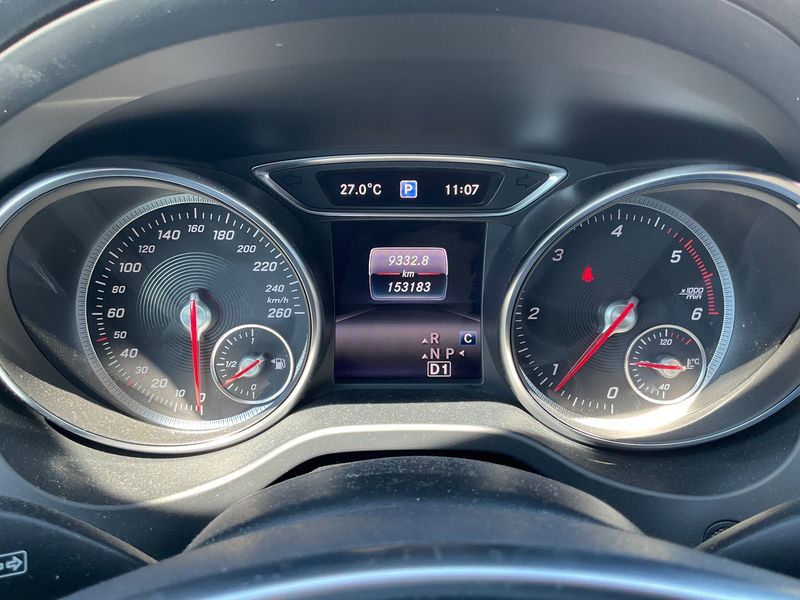 Mercedes-Benz CLA-Klasse CLA 200 d Shooting Brake 4Matic Premium — zdjęcie 13