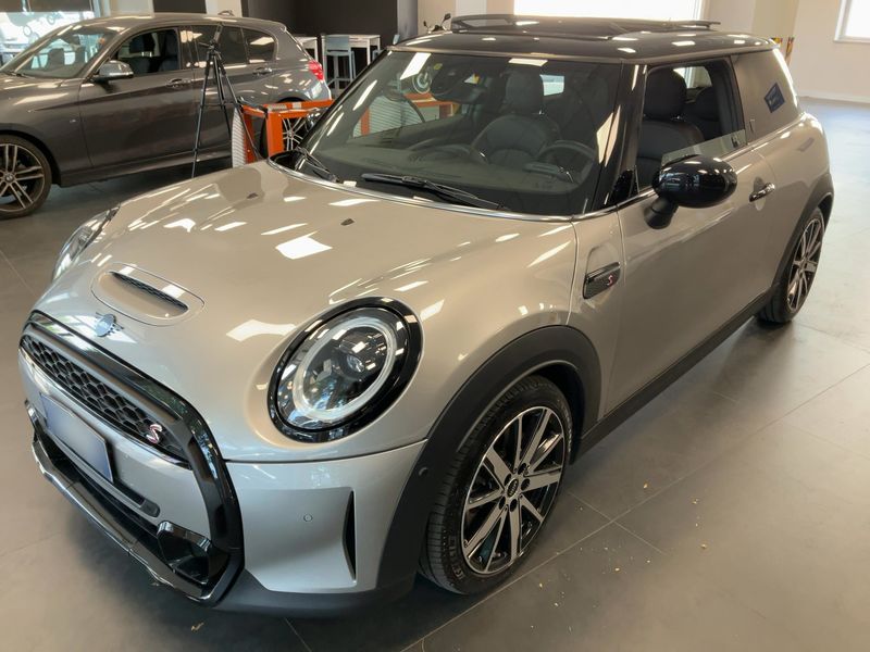 2023 MINI MINI