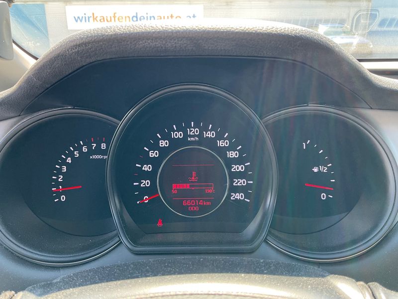 Kia pro_cee'd 1.4 Titan — zdjęcie 13