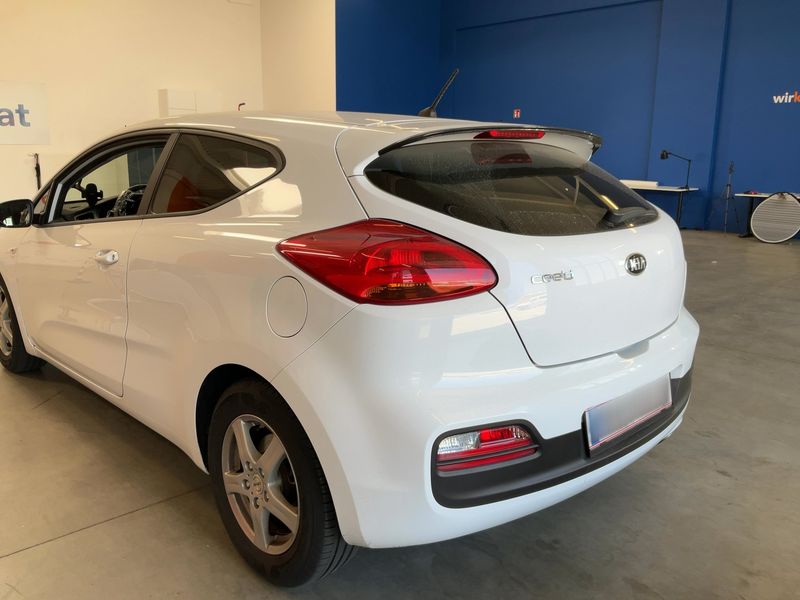 Kia pro_cee'd 1.4 Titan — zdjęcie 3