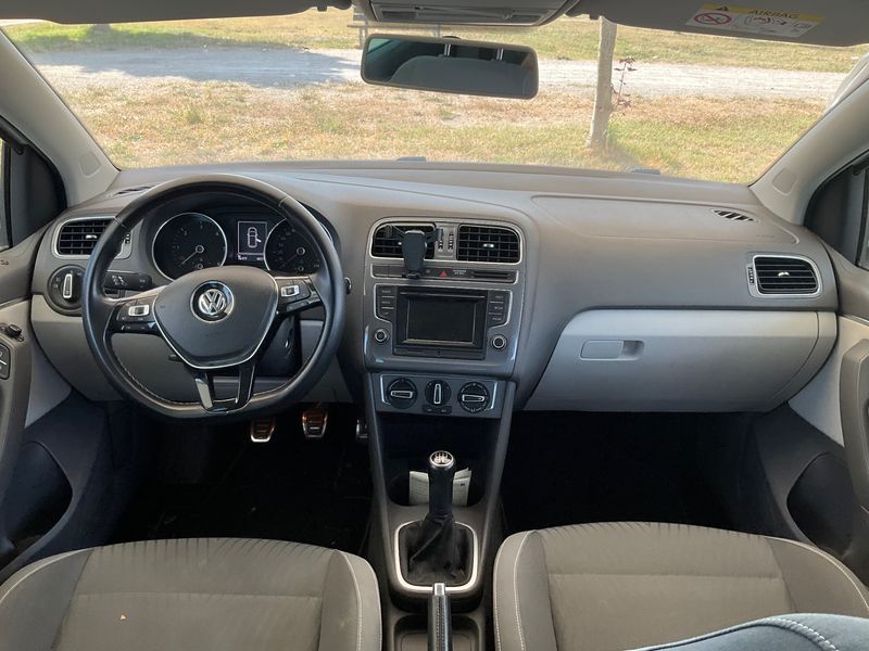 Volkswagen Polo 1.4 TDI Comfortline BlueMotion Tech 2015 – снимка 17