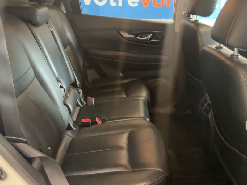 Nissan X-Trail 1.6 dCi Tekna — zdjęcie 14