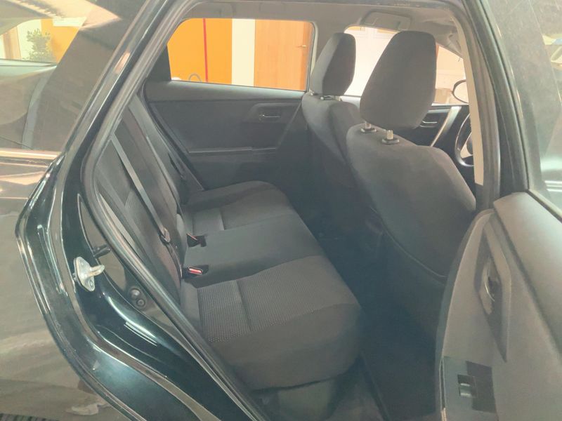 Toyota Auris Touring Sports 1.8 Hybrid Active — zdjęcie 14