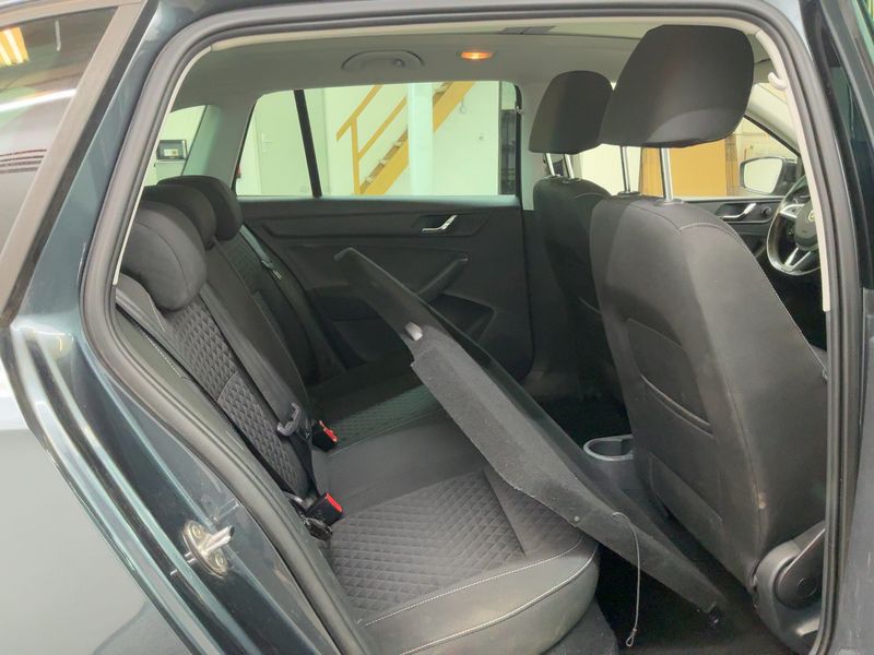 Skoda Rapid Spaceback 1.4 TDI Edition — zdjęcie 14