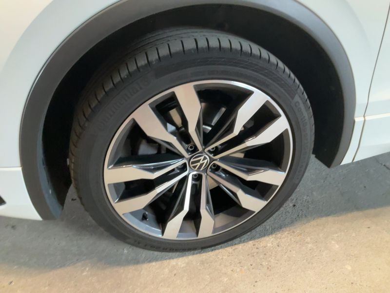 Volkswagen Tiguan Allspace 2.0 TSI R-Line 4Motion 2023 – снимка 3