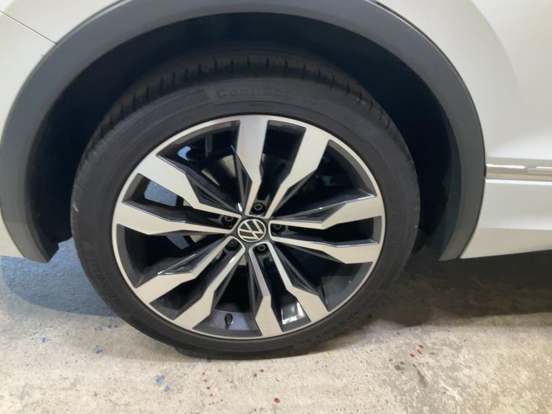 Volkswagen Tiguan Allspace 2.0 TSI R-Line 4Motion 2023 – снимка 9