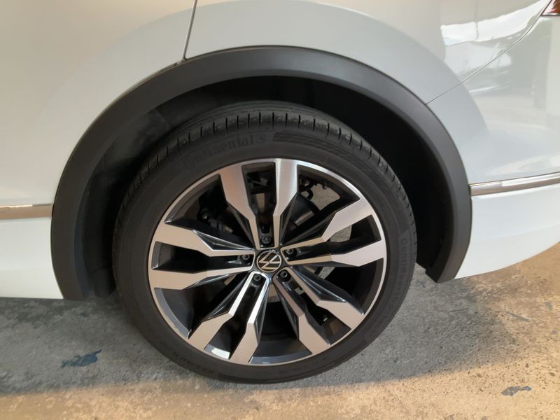 Volkswagen Tiguan Allspace 2.0 TSI R-Line 4Motion 2023 – снимка 5