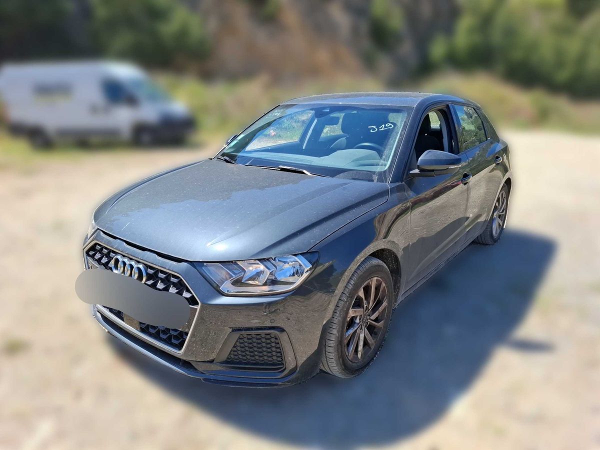 Audi A1 2021 — photo 1