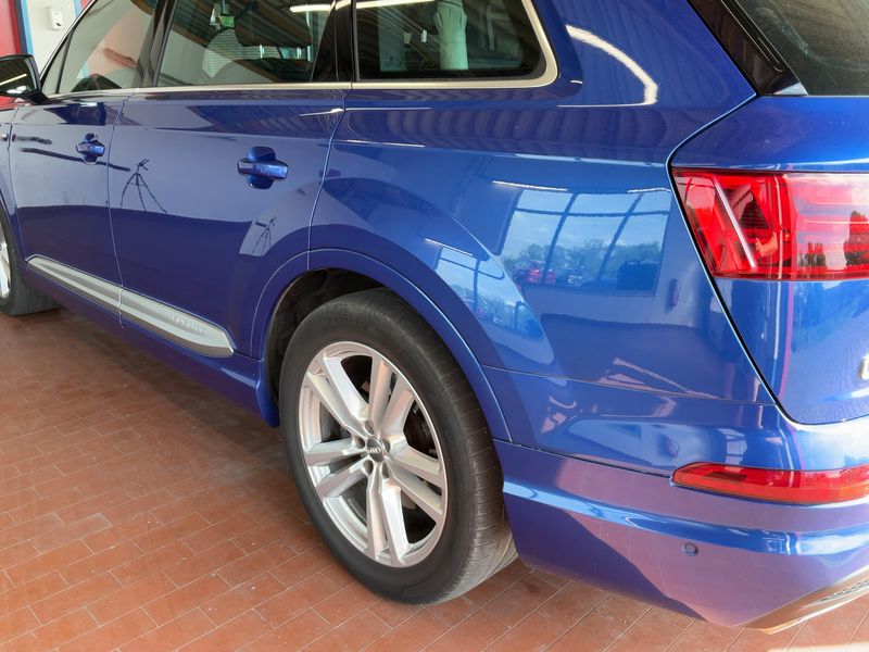 Audi Q7 3.0 V6 TDI quattro — zdjęcie 3