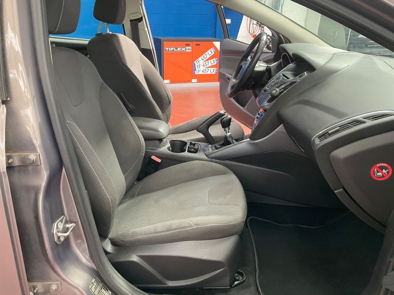 Ford Focus 1.6 TDCi Titanium 2012 – снимка 16