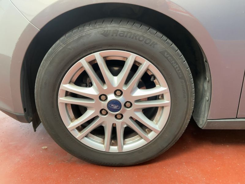 Ford Focus 1.6 TDCi Titanium 2012 – снимка 3