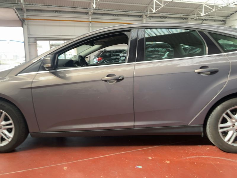 Ford Focus 1.6 TDCi Titanium 2012 – снимка 4