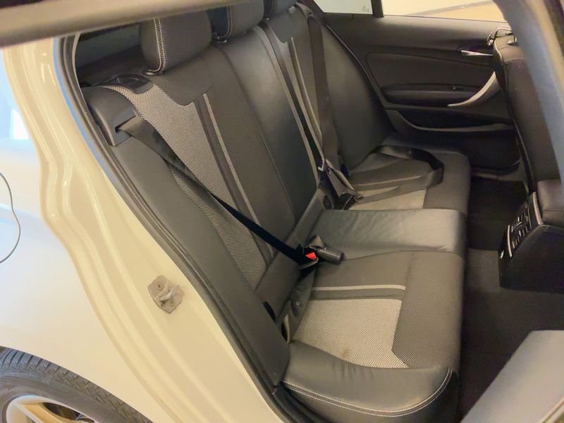 BMW 1er 118d xDrive Advantage 2018 – снимка 19