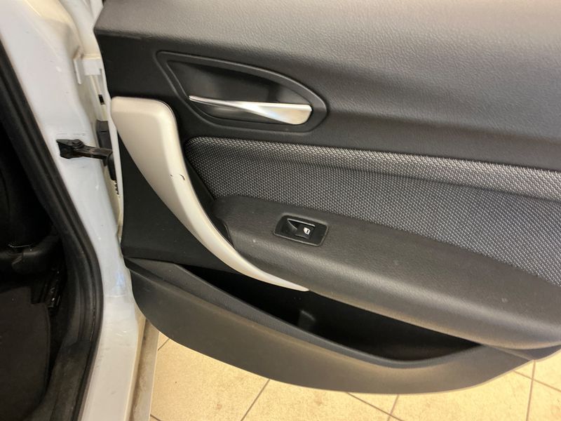 BMW 1er 118d xDrive Advantage 2018 – снимка 21