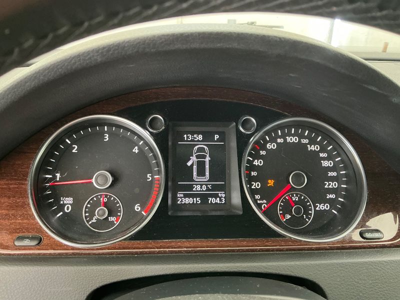 Volkswagen Passat 2.0 TDI Comfortline BlueMotion Tech — zdjęcie 13